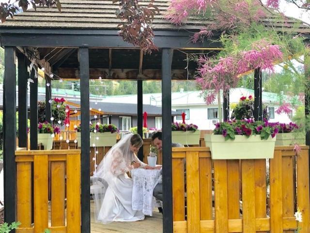 皮卡迪利汽车旅馆 镭温泉 外观 照片